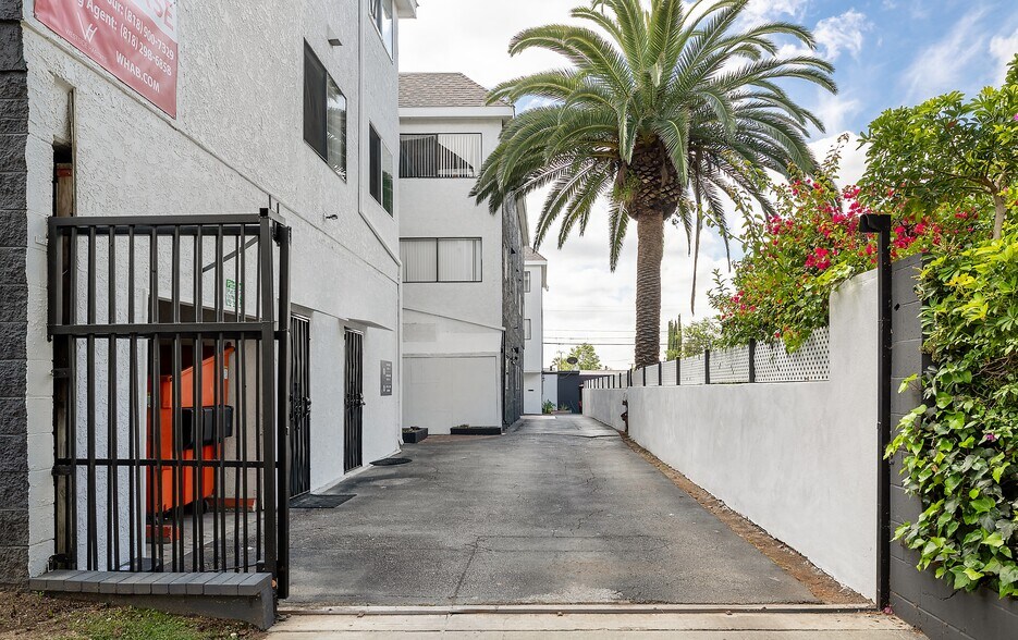 More Photos Of 420 W Windsor Rd, Glendale Apartments For Sale