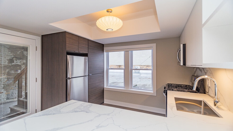 More Photos Of 3124 N Broadway, Chicago Storefront Retail Residential For Sale