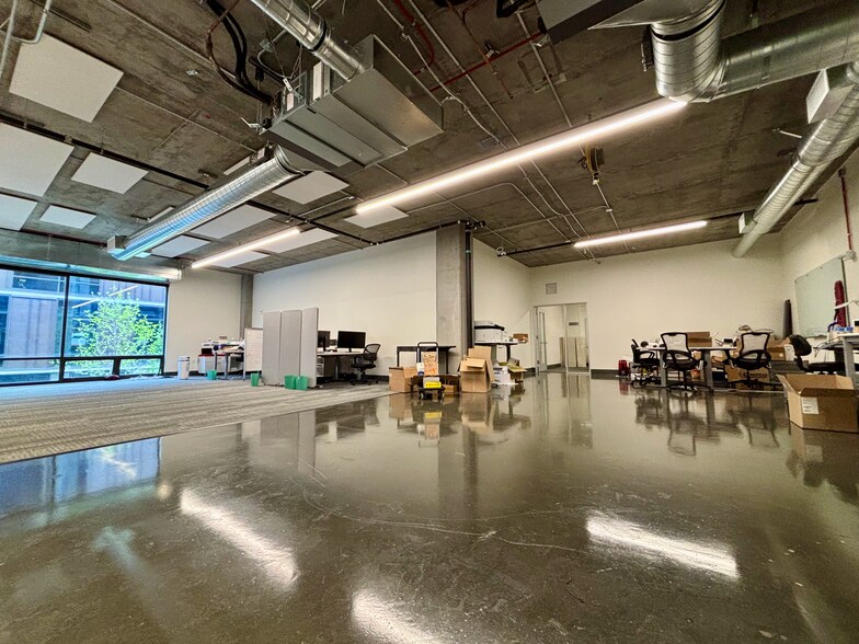 More Photos Of 150 Hooper St, San Francisco Light Manufacturing For Lease