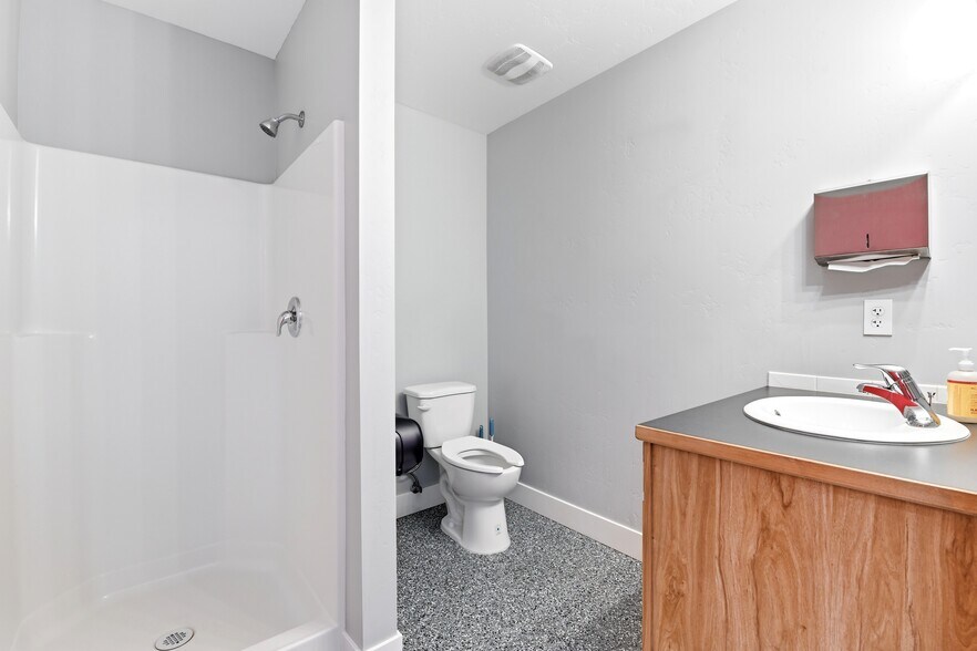 More Photos Of 130 E 10th N, Mountain Home Flex For Sale