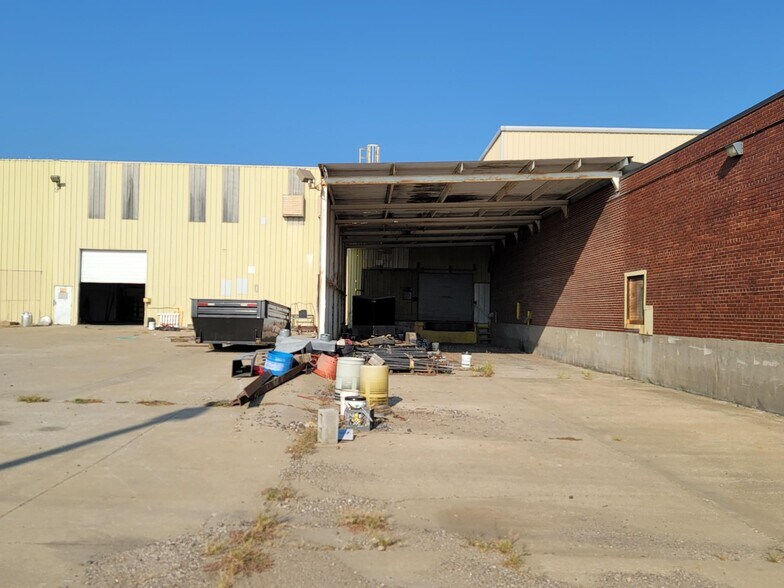 More Photos Of 603 Sunshine Rd, Kansas City Warehouse For Lease