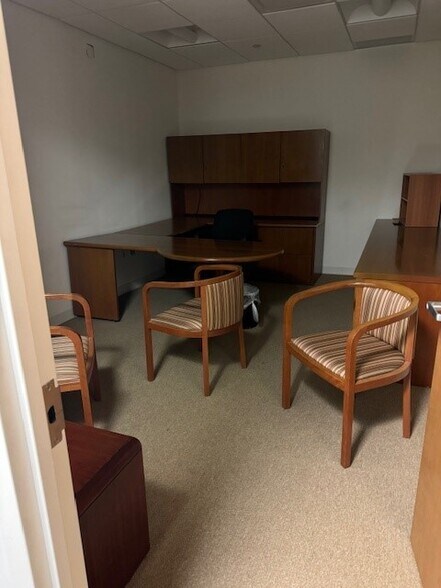 More Photos Of 805 Third Ave, New York Office For Lease