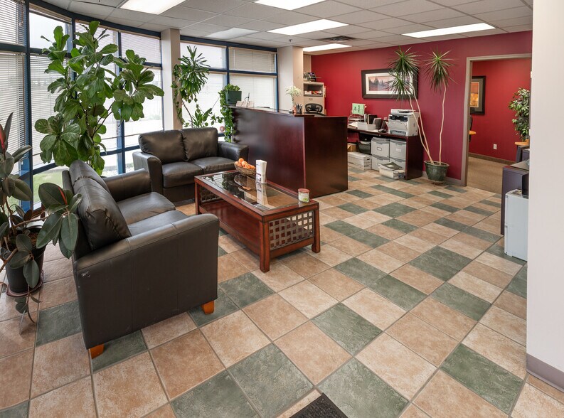 More Photos Of 4999 43rd St SE, Calgary Light Distribution For Sale