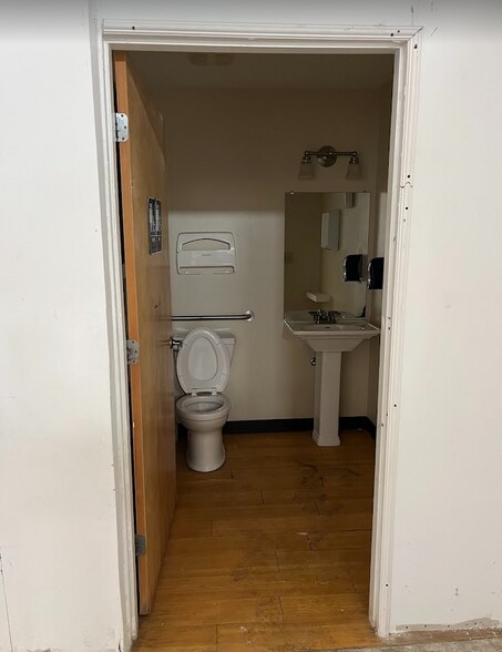 More Photos Of 2700 Highway 52, Moncks Corner Showroom For Lease