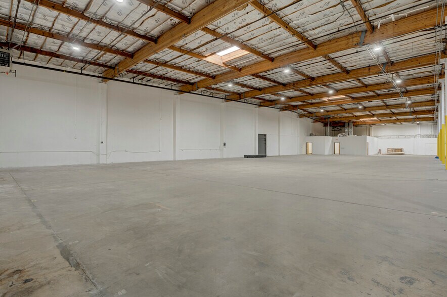 More Photos Of 575-585 Reactor Way, Reno Distribution For Lease