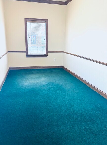 More Photos Of 5115 S Lakeland Dr, Lakeland Office For Lease