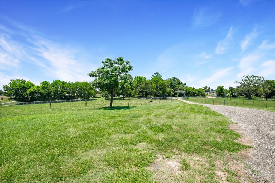 More Photos Of 575 County Road 1214, Quitman Specialty For Sale