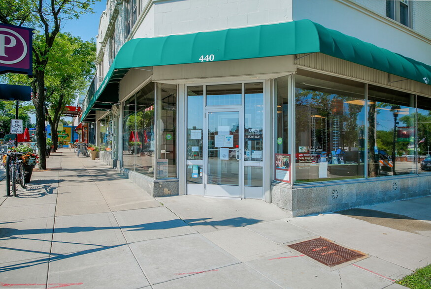 Primary Photo Of 440 N Main St, Glen Ellyn Storefront Retail Residential For Sale
