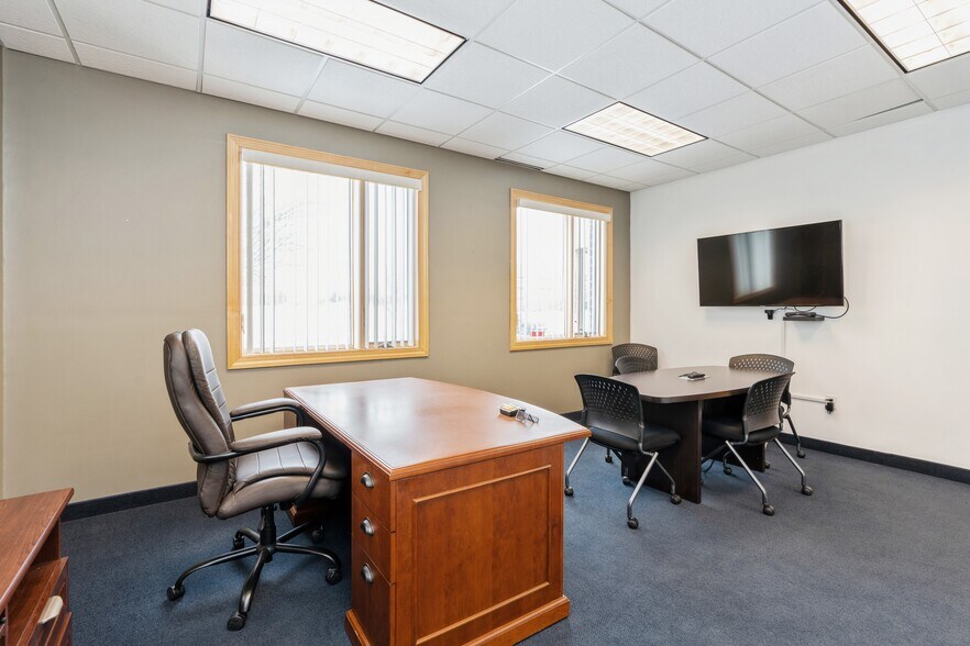 More Photos Of 2200 Gannett Ave, Des Moines Office For Sale