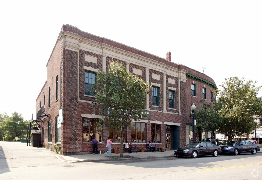 More Photos Of 1174-1178 River St, Hyde Park Office For Lease