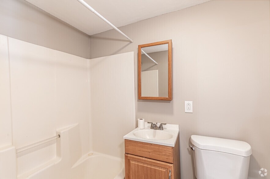 More Photos Of 82 Main St, East Hampton Apartments For Lease