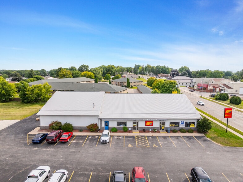 More Photos Of 821 Lime Kiln Rd, Green Bay Flex For Lease