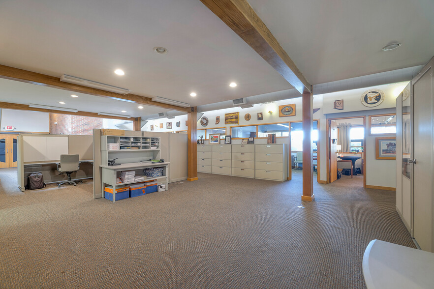 More Photos Of 8880 Ballentine St, Overland Park Office For Sale
