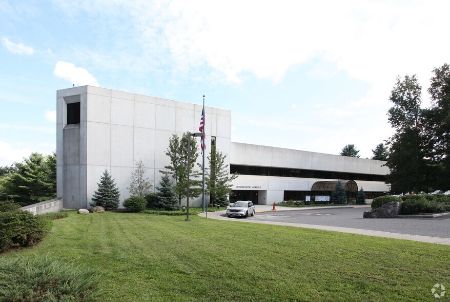 More Photos Of 1579 Straits Tpke, Middlebury Medical For Sale