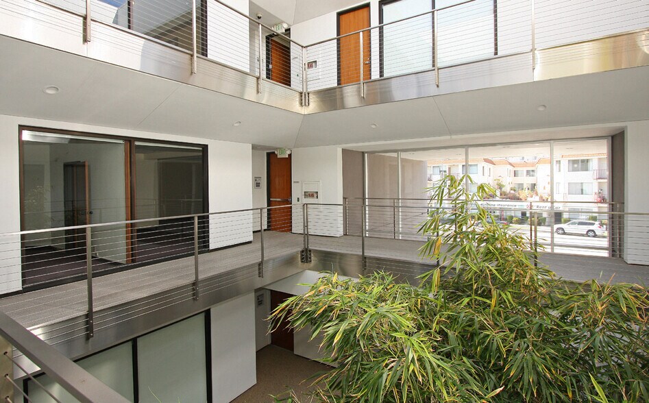 More Photos Of 12304 Santa Monica Blvd, Los Angeles Office For Sale