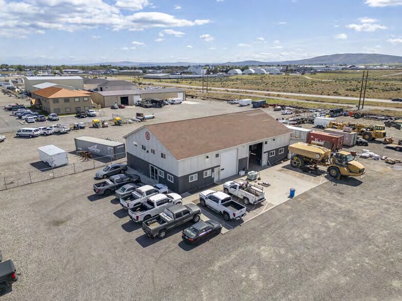 More Photos Of 2213 Henderson Loop, Richland Warehouse For Sale