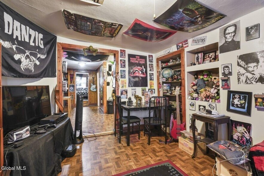 More Photos Of , Albany Unknown For Sale