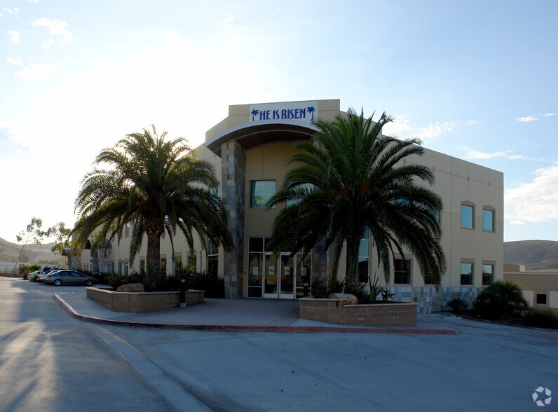 Primary Photo Of 1739 Melrose Dr, San Marcos Showroom For Lease