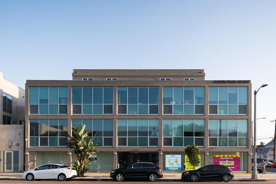 More Photos Of 8322 Beverly Blvd, Los Angeles Office For Lease