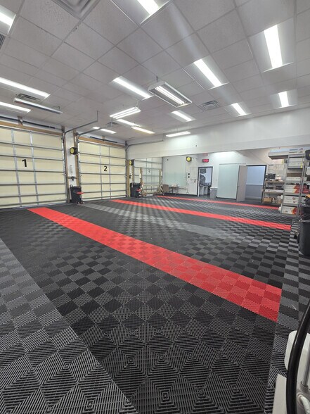 More Photos Of 897 N Monroe St, Tallahassee Auto Repair For Sale