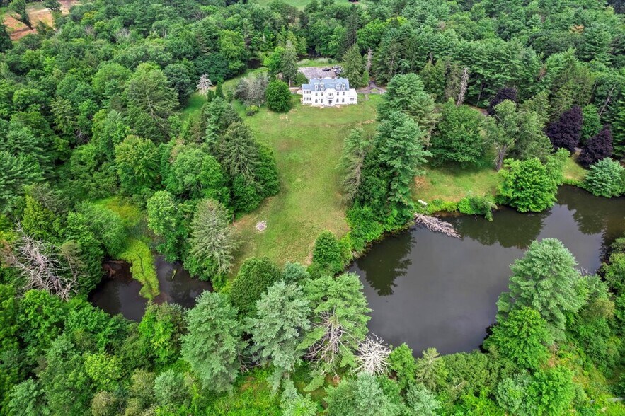 More Photos Of 2255 Ballston Ave, Saratoga Springs General Retail For Sale