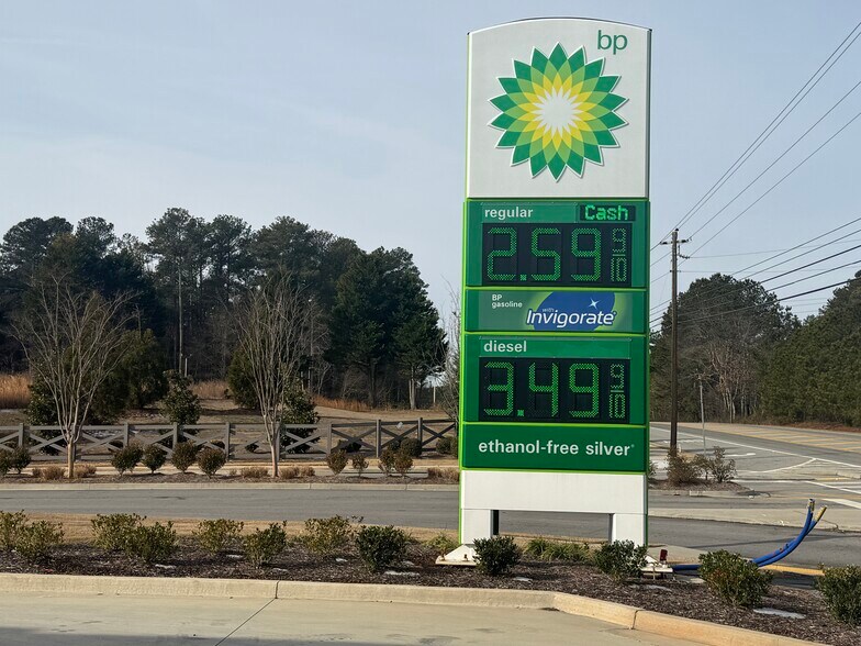 More Photos Of 92 Auburn Gate Ln, Auburn Convenience Store For Lease