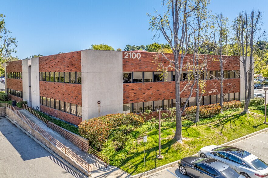 Primary Photo Of 2100 Lynn Rd, Thousand Oaks Medical For Lease