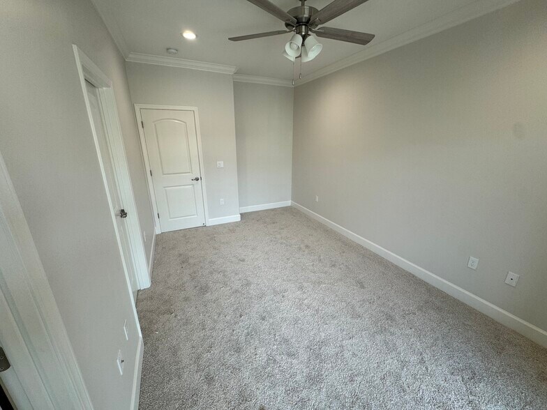 More Photos Of 116 Bundeson Dr, Hollister Apartments For Sale