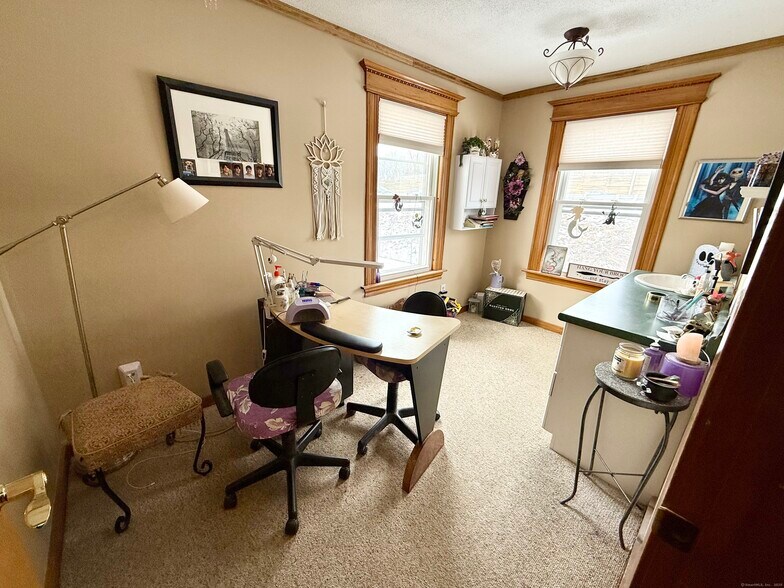 More Photos Of 449 Naubuc Ave, Glastonbury Freestanding For Sale