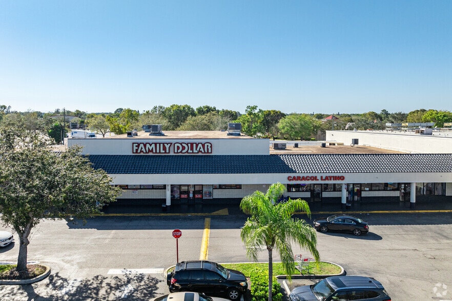 More Photos Of 4851-5038 Golden Gate Pky, Naples General Retail For Lease
