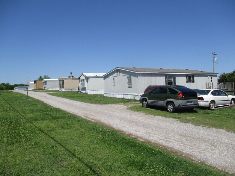 More Photos Of 16504 Gaddy Rd, Shawnee Manufactured Housing Mobile Home Park For Sale