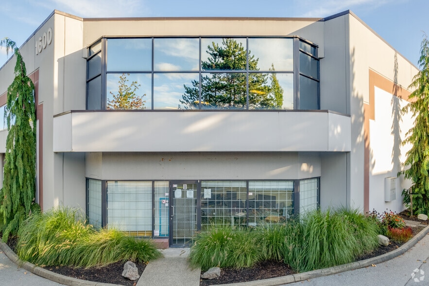 More Photos Of 1600-1610 Derwent Way, Delta Warehouse For Lease
