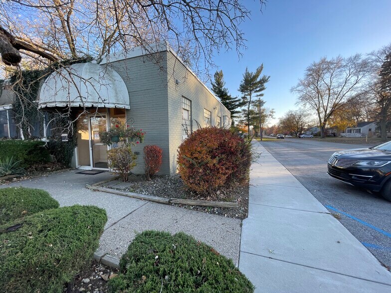 More Photos Of 621 Broadway, Chesterton Medical For Sale
