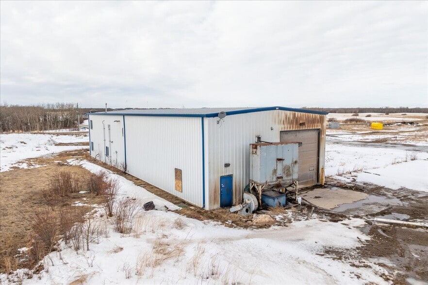 More Photos Of 51001 Range 192 rd, Tofield Industrial For Sale
