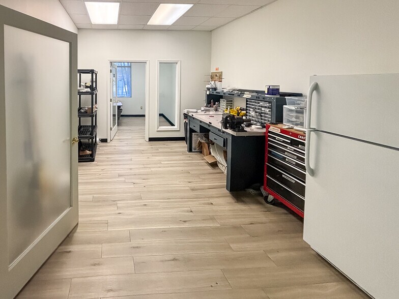 More Photos Of 1321 Ashley River Rd, Charleston Office For Lease