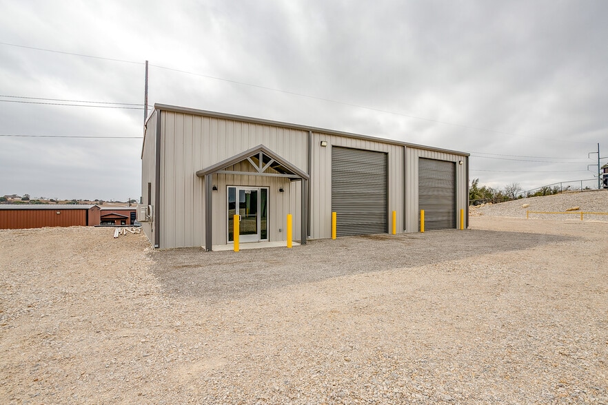 More Photos Of 113 Bennett Hills dr, Weatherford Warehouse For Sale