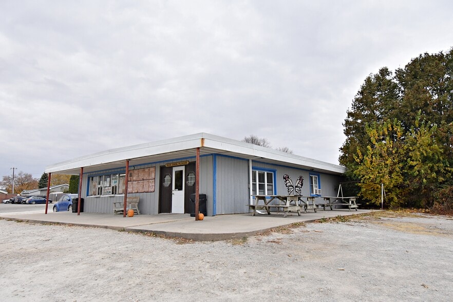 More Photos Of 911 South St, Jesup Restaurant For Sale
