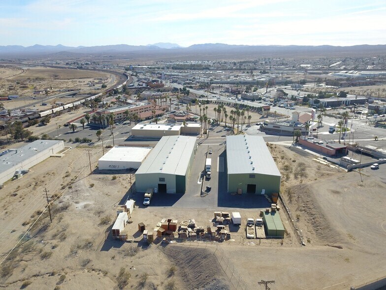 More Photos Of 160-170 Eastgate Rd, Barstow Warehouse For Lease