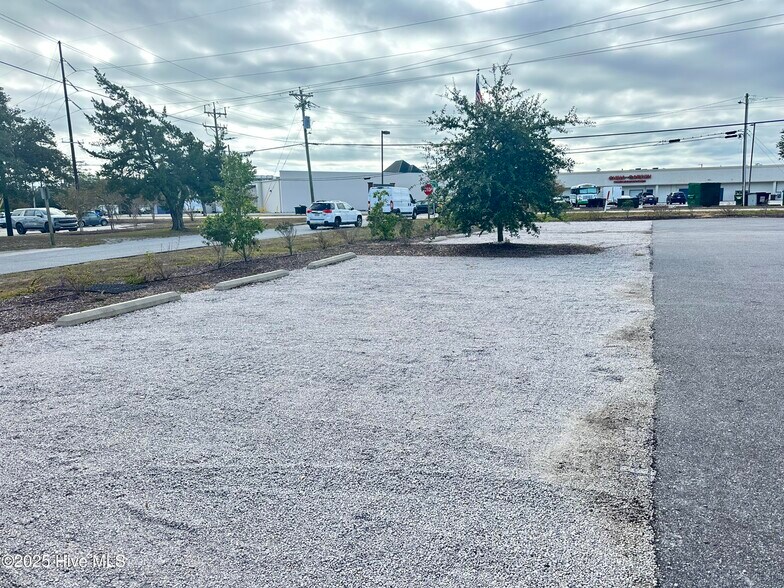 More Photos Of 2900 Bridges St, Morehead City Office For Lease