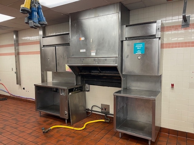 More Photos Of 4899 E 8 Mile Rd, Warren Freestanding For Sale