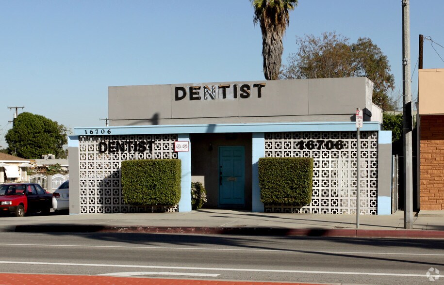 More Photos Of 11814 167th St, Artesia Medical For Sale