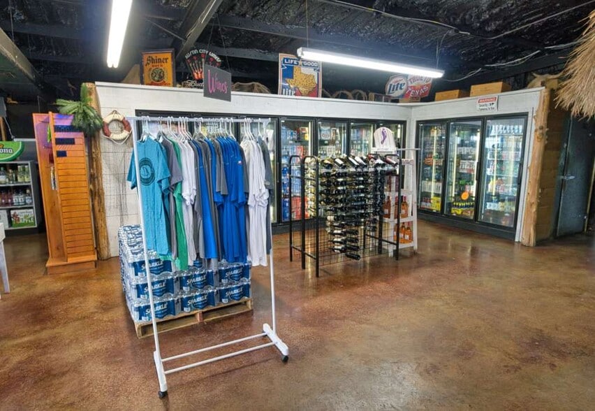 More Photos Of 10 FM 2611 Hl, Sargent Freestanding For Sale