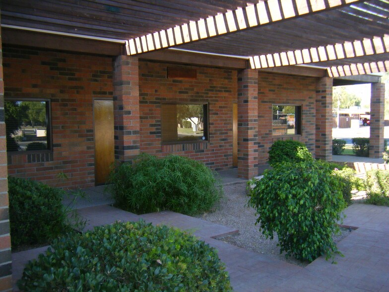 More Photos Of 6650 N 47th Ave, Glendale Research And Development For Lease