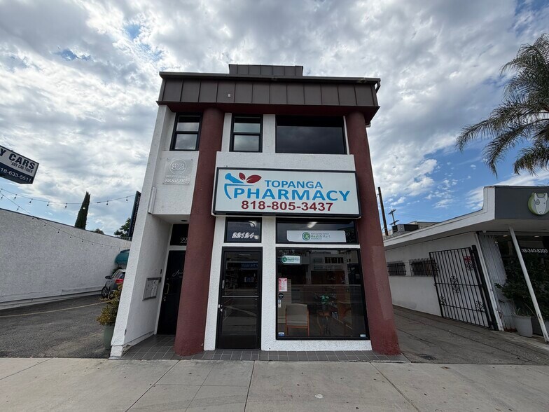 More Photos Of 22124 Ventura Blvd, Woodland Hills Office For Lease