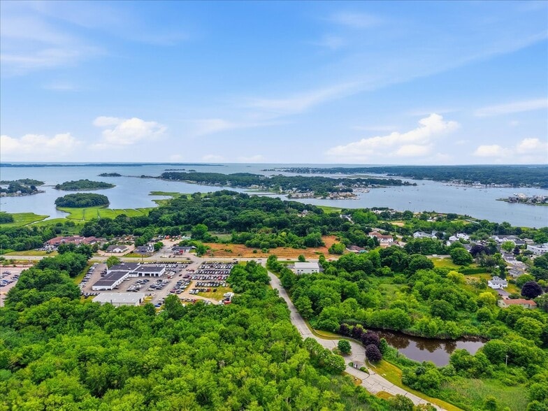 More Photos Of 16 Stonington Rd, Mystic Storefront For Sale