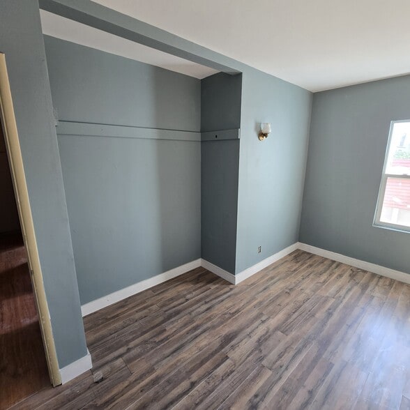 More Photos Of 15709 Bellflower Blvd, Bellflower General Retail For Sale