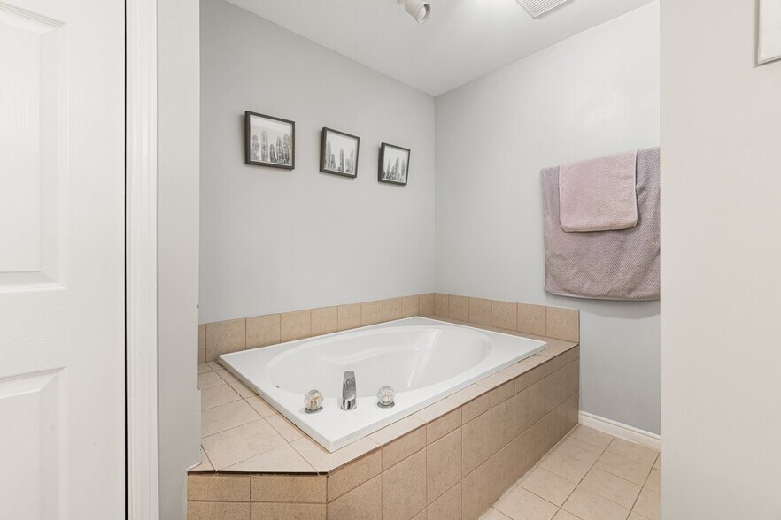 More Photos Of 7 Justin Dr, Coverdale Convenience Store For Sale