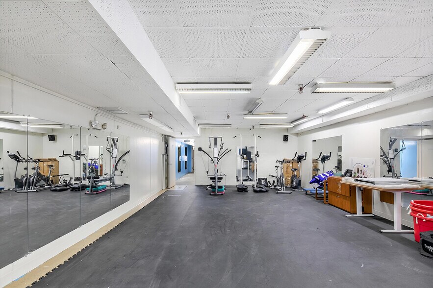 More Photos Of 526 W Las Tunas Dr, San Gabriel Office For Sale