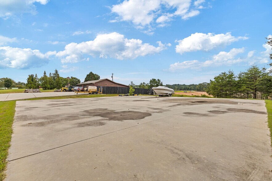 More Photos Of 2932 Highway 124 W, Jefferson Specialty For Sale