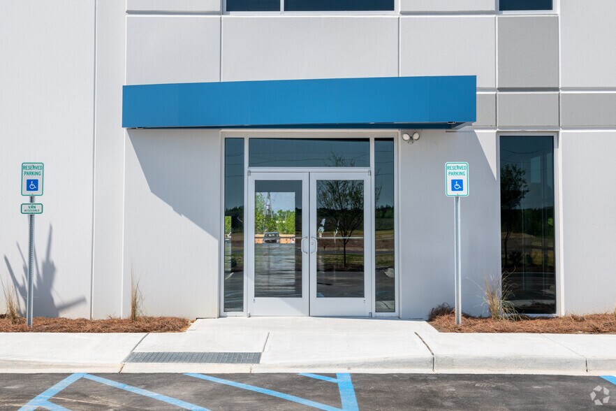 More Photos Of 8099 Five Chop Rd, Santee Warehouse For Lease